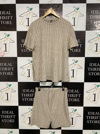 SHEIN |L| A59| BEIGE RIBBED SHORT-SLEEVE TOP AND SHORTS TECHNICAL UTILITY SET