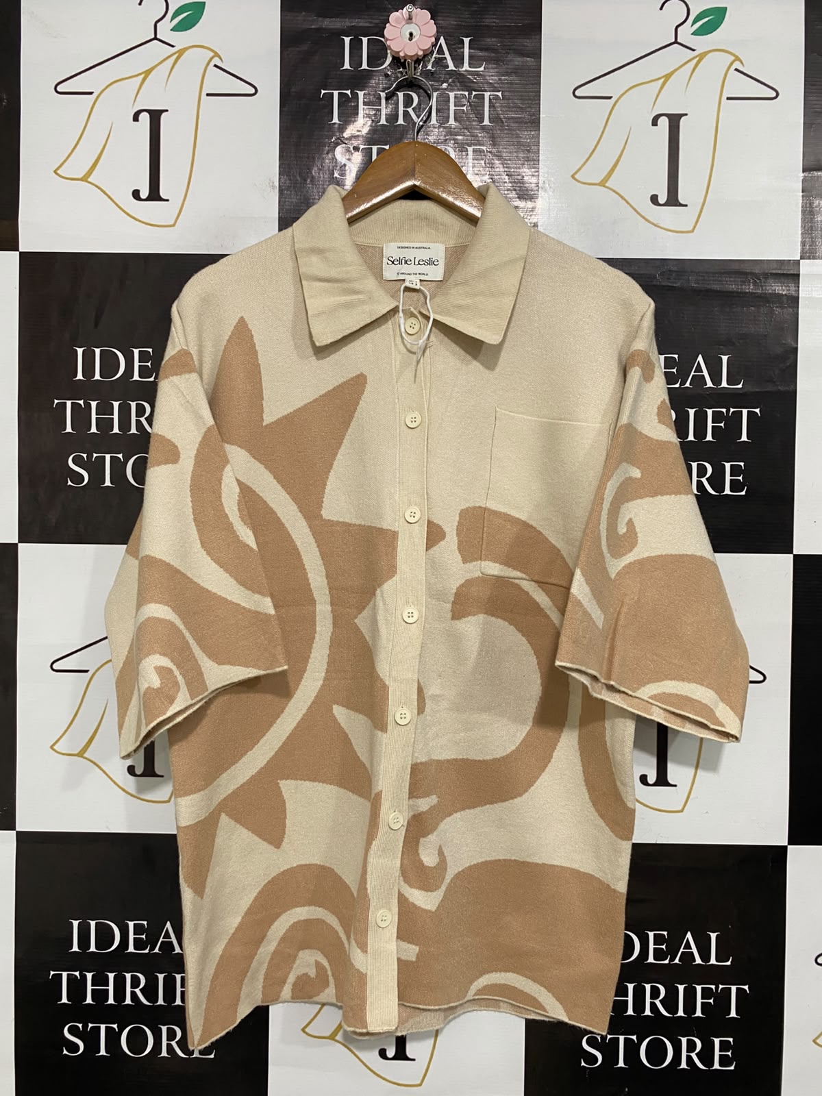 SELFIE LESLIE |S| BUST 21| A59| BEIGE ABSTRACT-PRINT COLLARED TECHNICAL UTILITY KNIT SHIRT