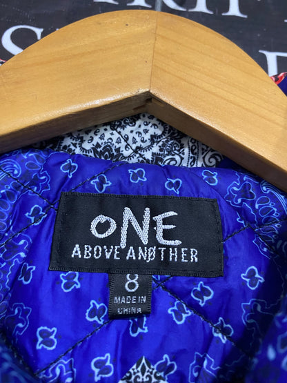 ONE |S| BUST 22| A61| MULTICOLOR BANDANA-PRINT QUILTED TECHNICAL UTILITY JACKET