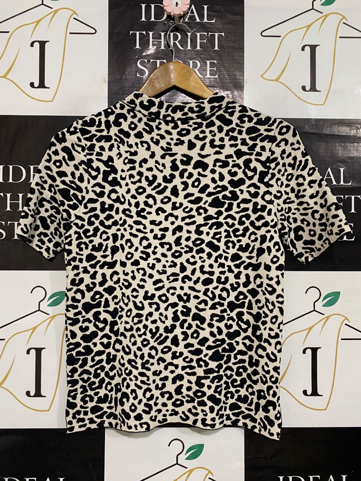 PORTMANS |XS| BUST 16| A60| LEOPARD PRINT MOCK-NECK SHORT-SLEEVE TECHNICAL UTILITY TOP