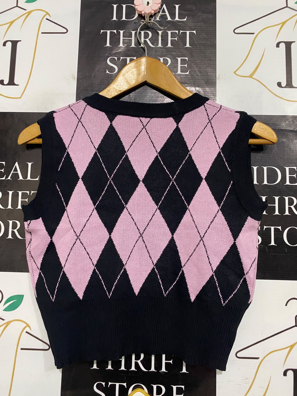 |S| BUST 16| A60| PINK AND BLACK ARGYLE PATTERN V-NECK TECHNICAL UTILITY SWEATER VEST