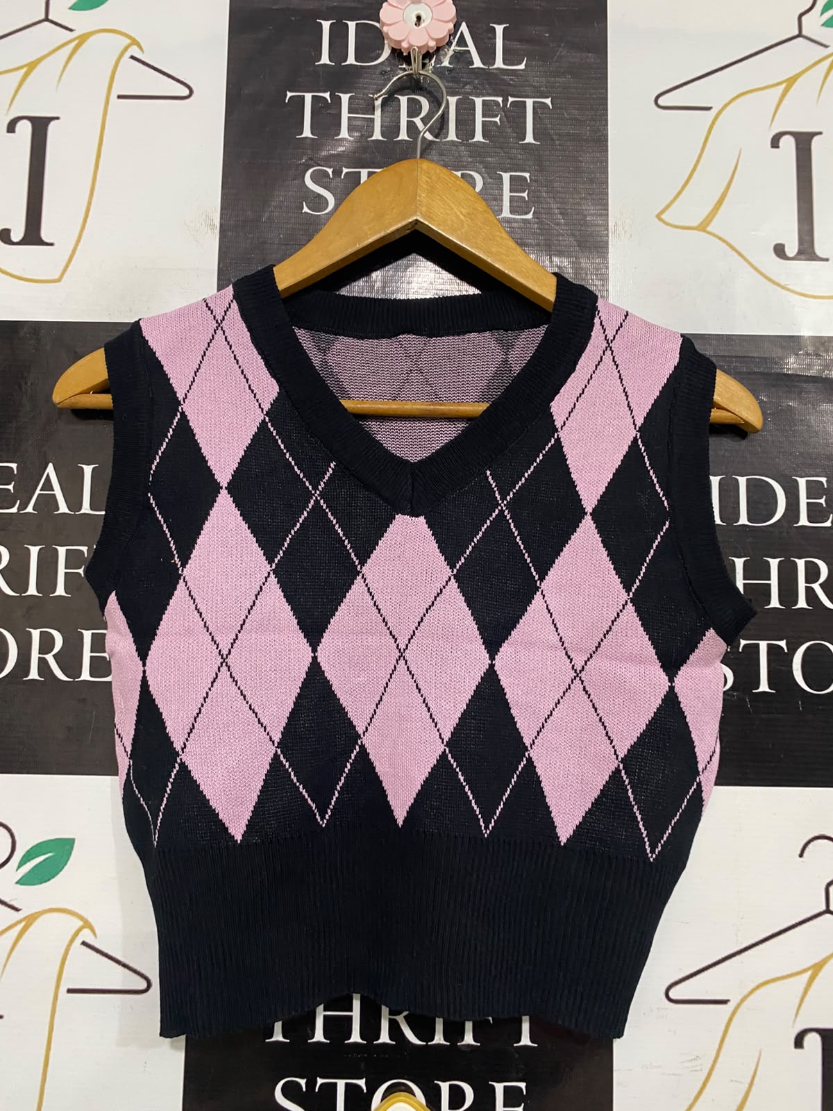 |S| BUST 16| A60| PINK AND BLACK ARGYLE PATTERN V-NECK TECHNICAL UTILITY SWEATER VEST