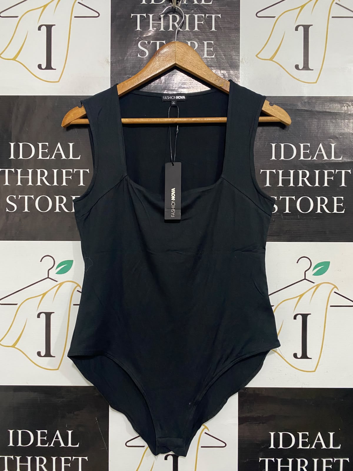 FASHION NOVA |S| BUST 17| A60| BLACK SQUARED-NECK SLEEVELESS TECHNICAL UTILITY BODYSUIT