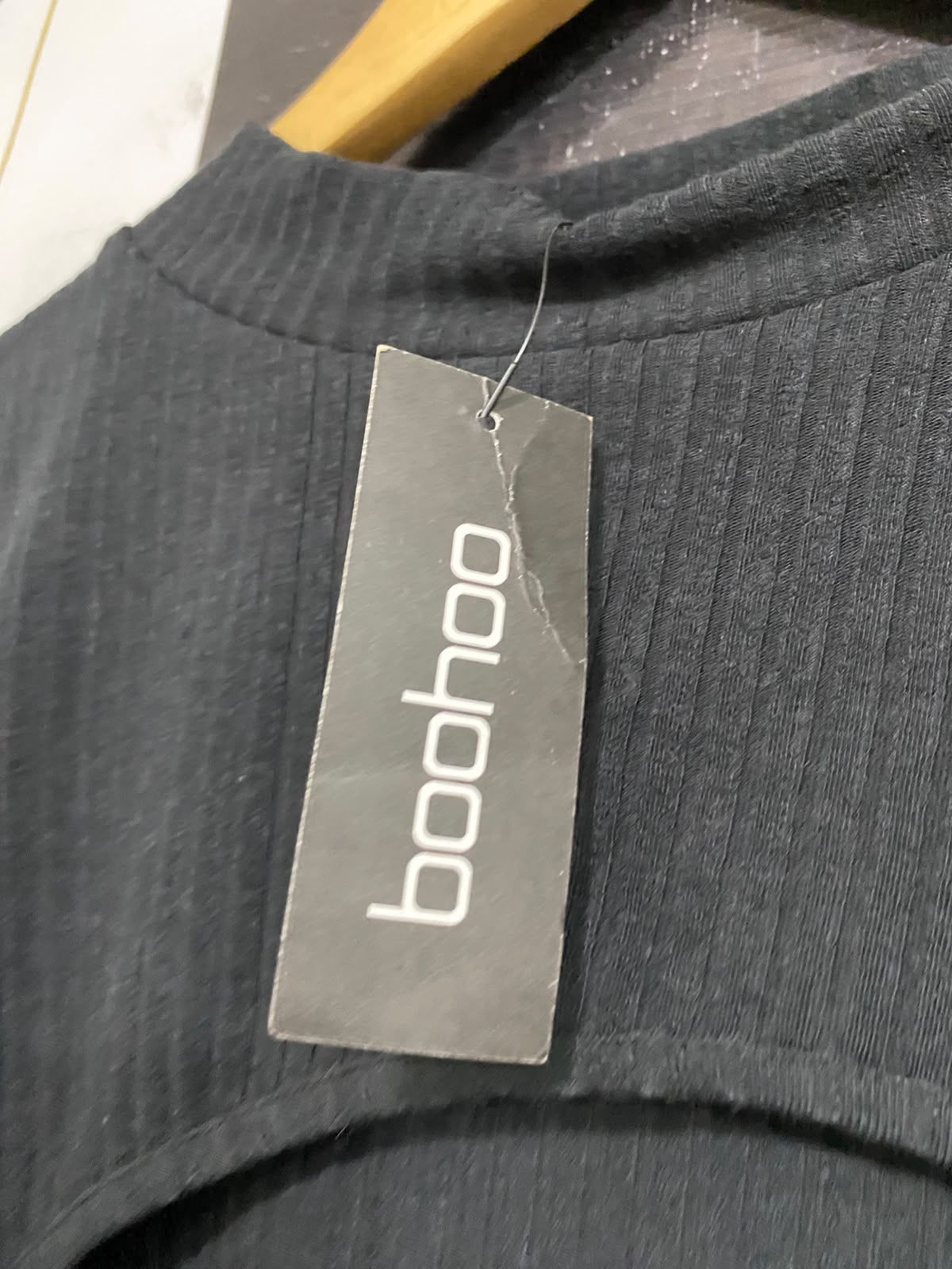 BOOHOO |M| BUST 18| A62| BLACK CUTOUT-DETAIL LONG-SLEEVE TECHNICAL UTILITY TOP