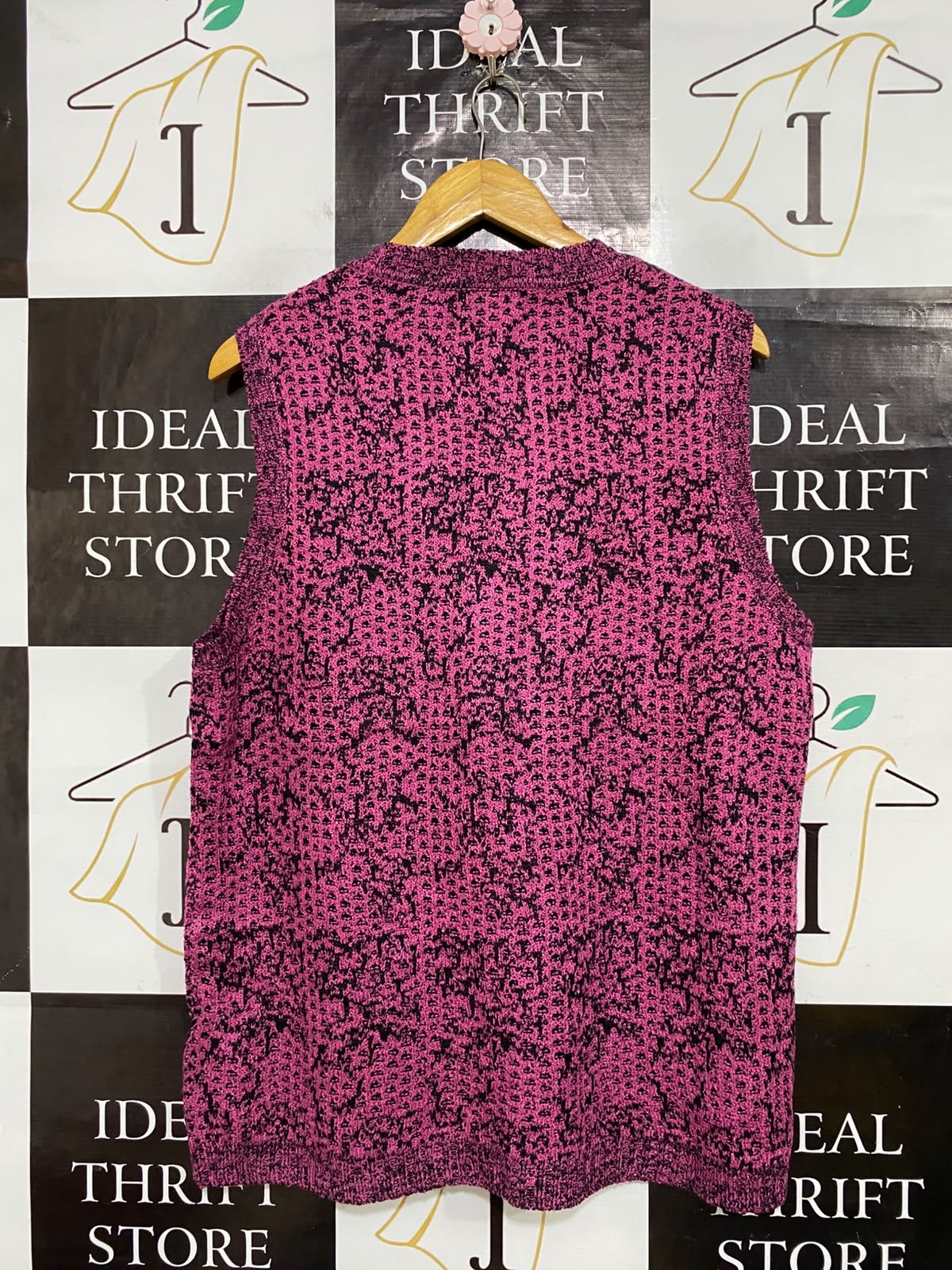 ESTABLISHED |L| BUST 22| A62| PINK AND BLACK JACQUARD PATTERN V-NECK TECHNICAL UTILITY CARDIGAN VEST