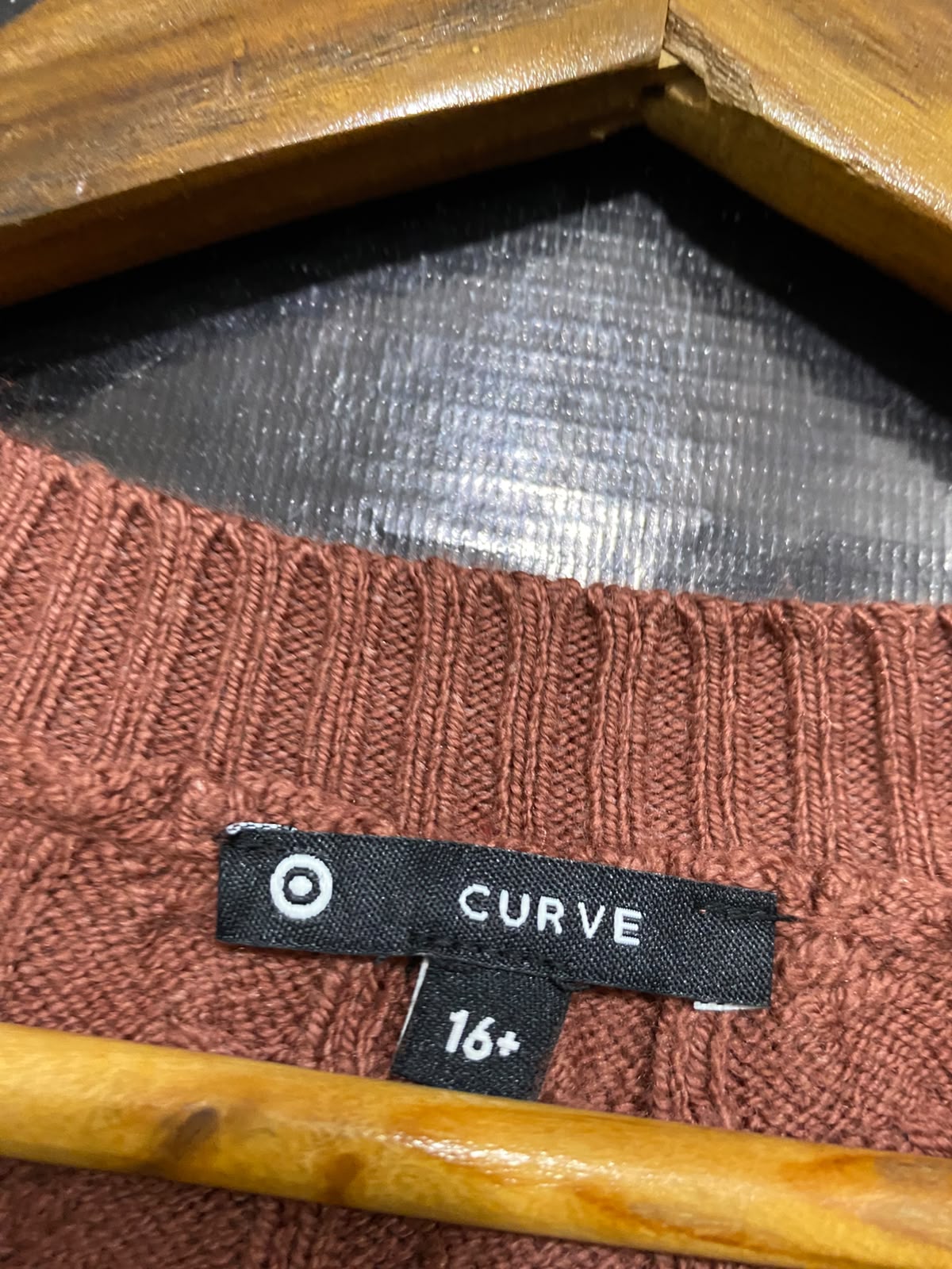 TARGET CURVE |L| BUST 23| A62| RUST CABLE-KNIT CREWNECK TECHNICAL UTILITY SWEATER