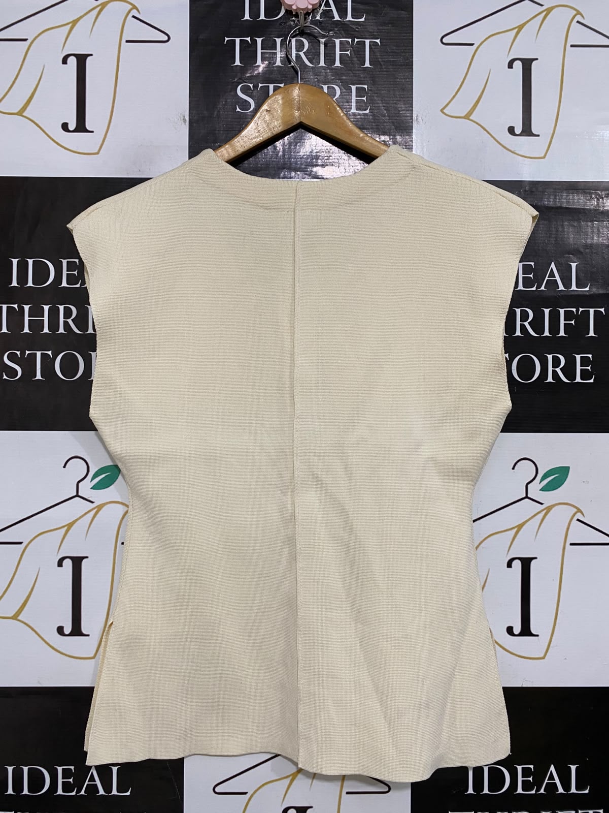 SHEIKE |M| BUST 18| A62| OFF-WHITE GOLD-BUTTON V-NECK TECHNICAL UTILITY VEST