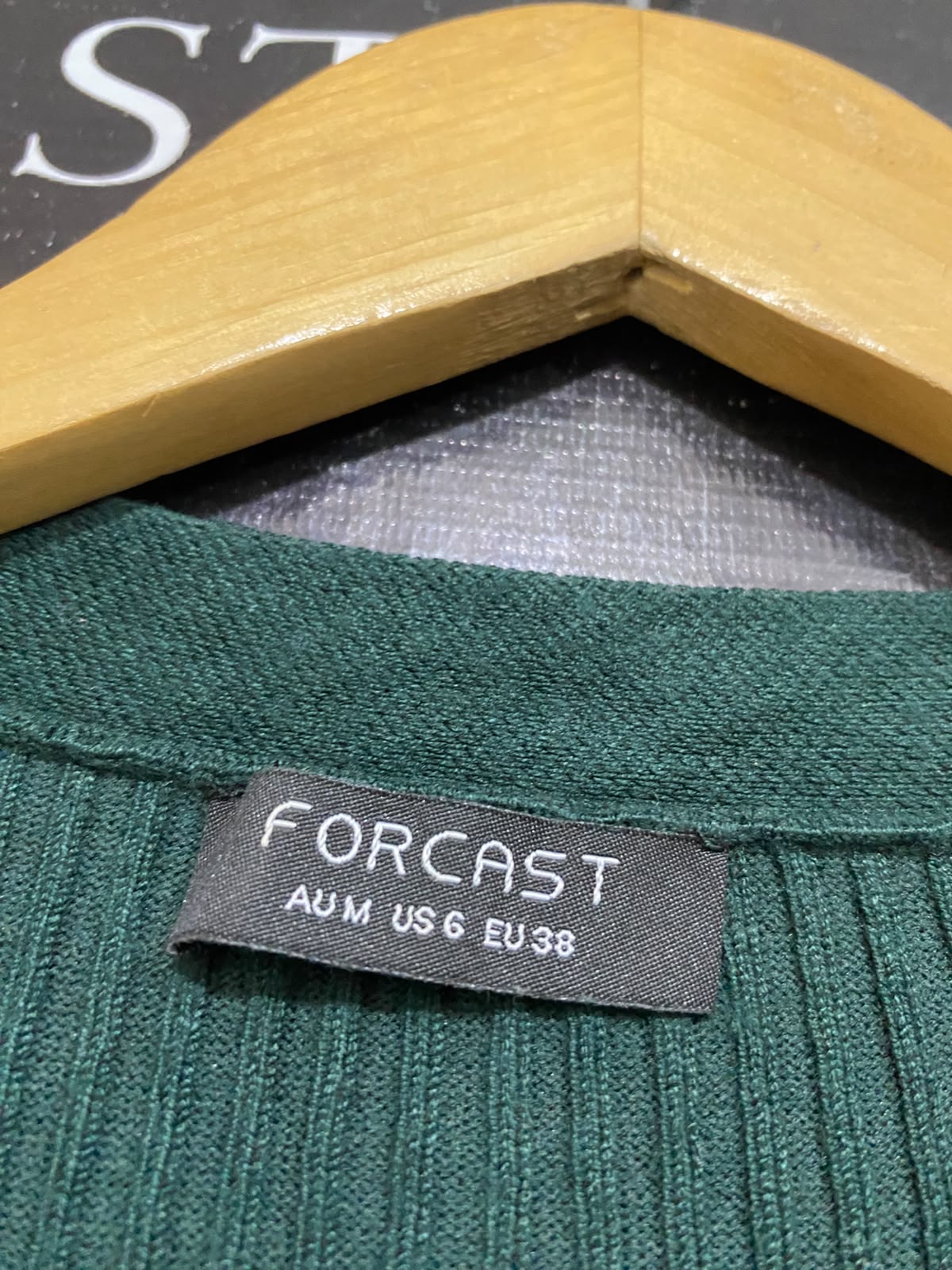 FORCAST |S| BUST 15| A62| GREEN V-NECK BUTTON-DOWN TECHNICAL UTILITY MIDI DRESS
