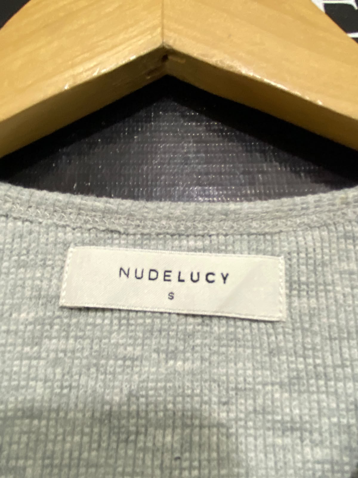 NUDELUCY |S| BUST 15| A61| GREY MARL LONG-SLEEVE CREWNECK CROPPED TECHNICAL UTILITY TOP