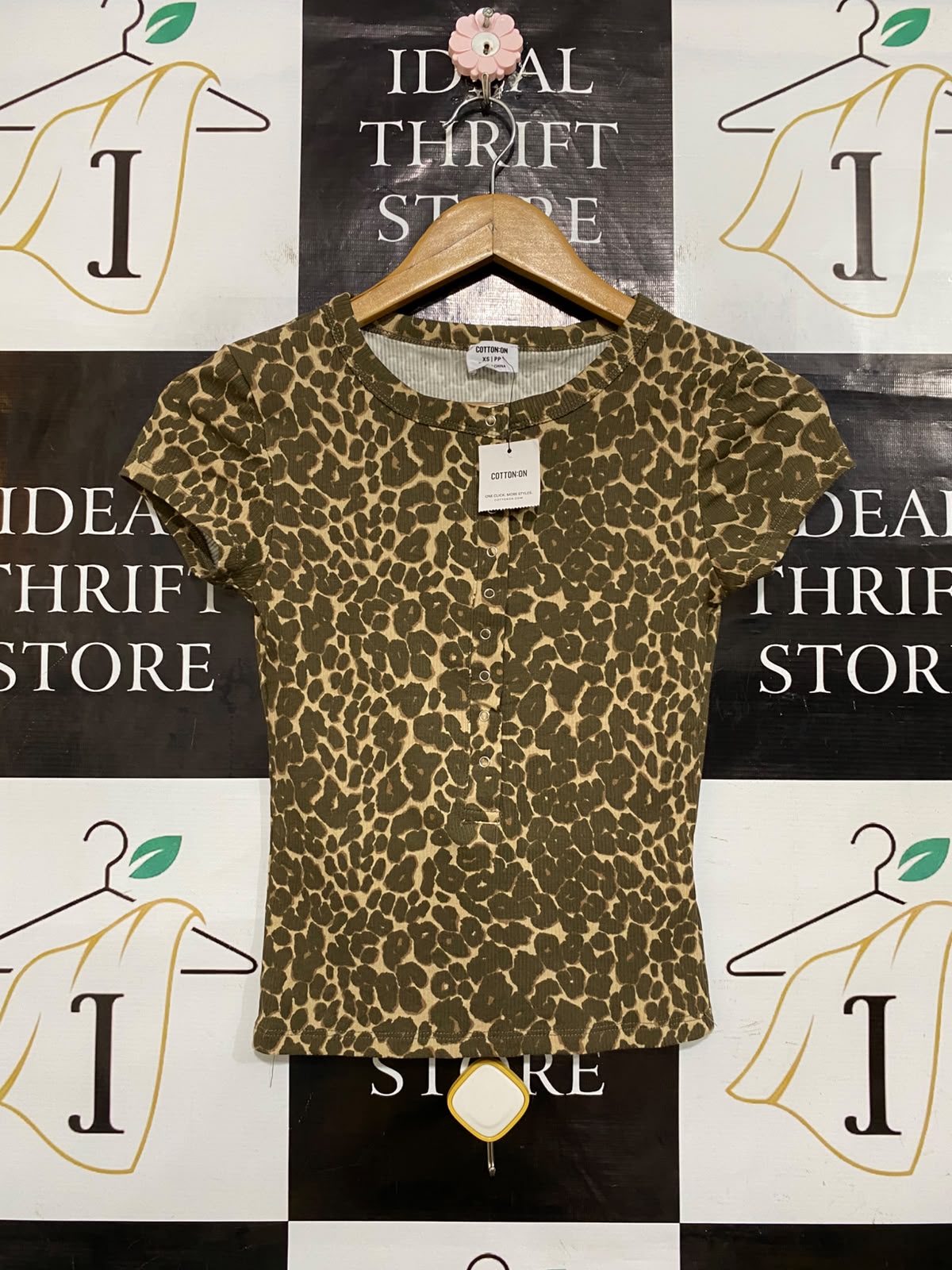 COTTON ON |XS| BUST 13| A61| ANIMAL-PRINT SNAP-FRONT RIBBED TECHNICAL UTILITY T-SHIRT