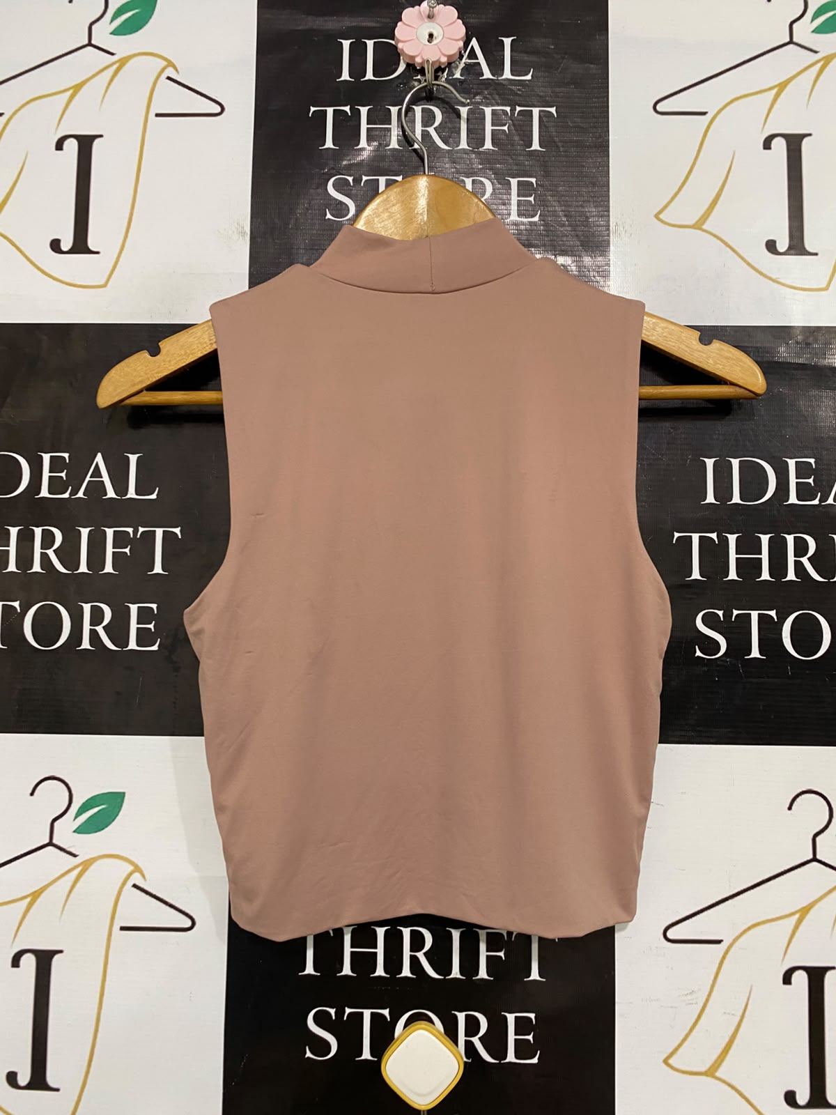 SUPRE |S| BUST 15| A61| DUSTY ROSE MOCK-NECK SLEEVELESS TECHNICAL UTILITY TOP