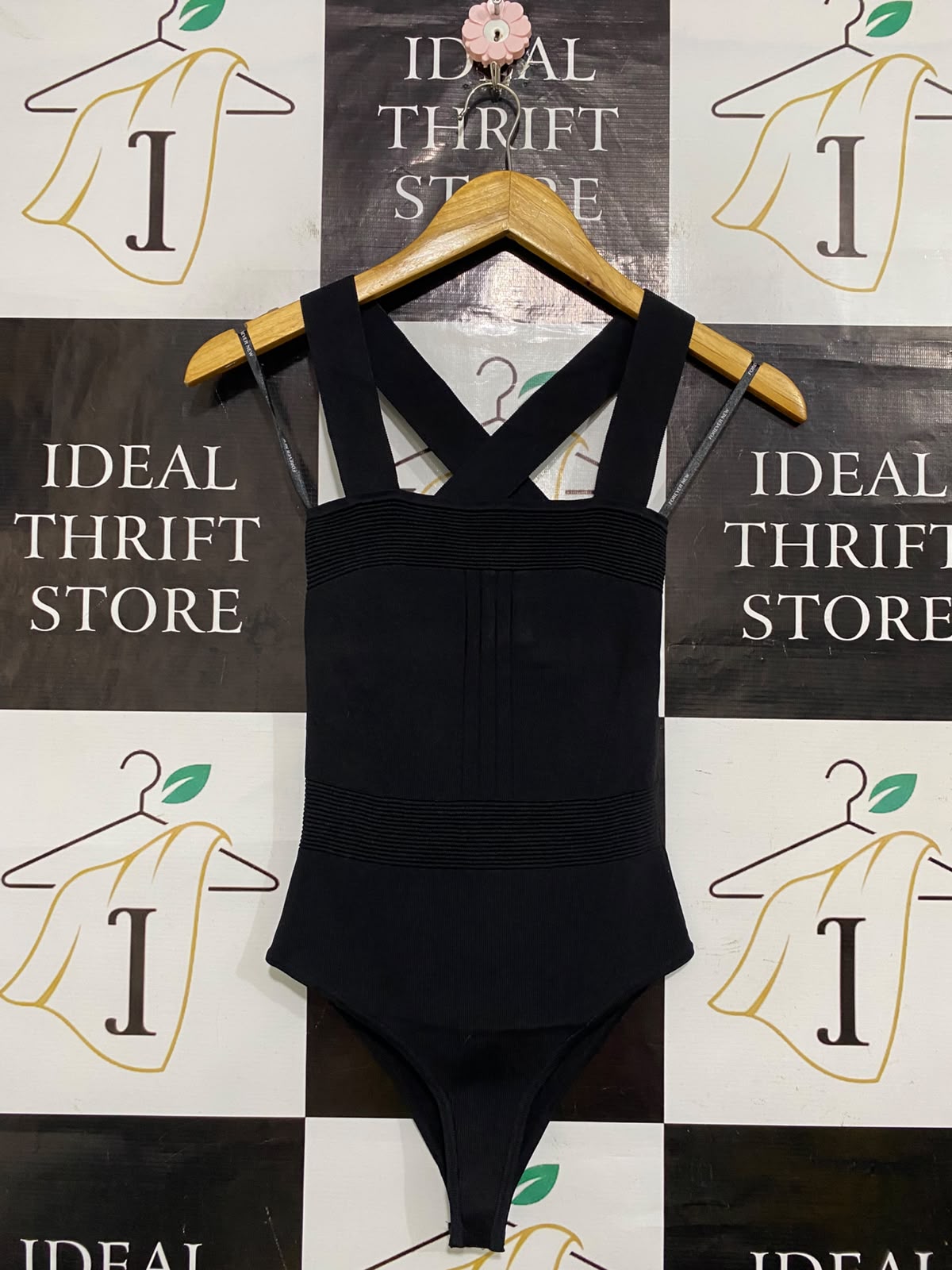 FOREVER NEW |XS| BUST 11| A61| BLACK CROSSOVER-STRAP RIBBED TECHNICAL UTILITY BODYSUIT