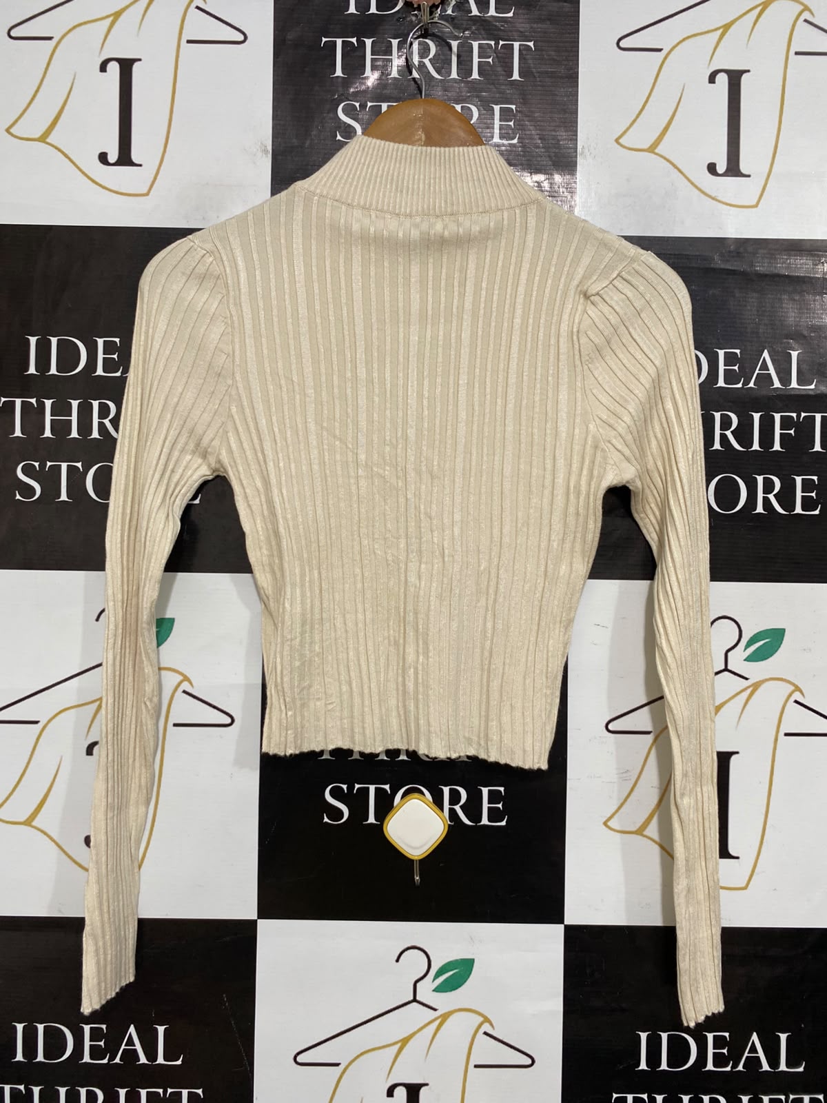 DISSH |S| BUST 14| A63| BEIGE MOCK-NECK RIBBED TECHNICAL UTILITY CROP TOP