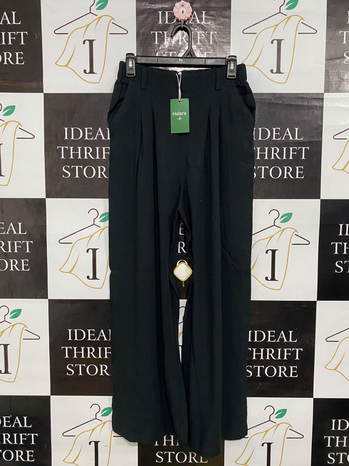 HALARA |S| WAIST 26| A63| BLACK PLEATED WIDE-LEG TECHNICAL UTILITY TROUSERS
