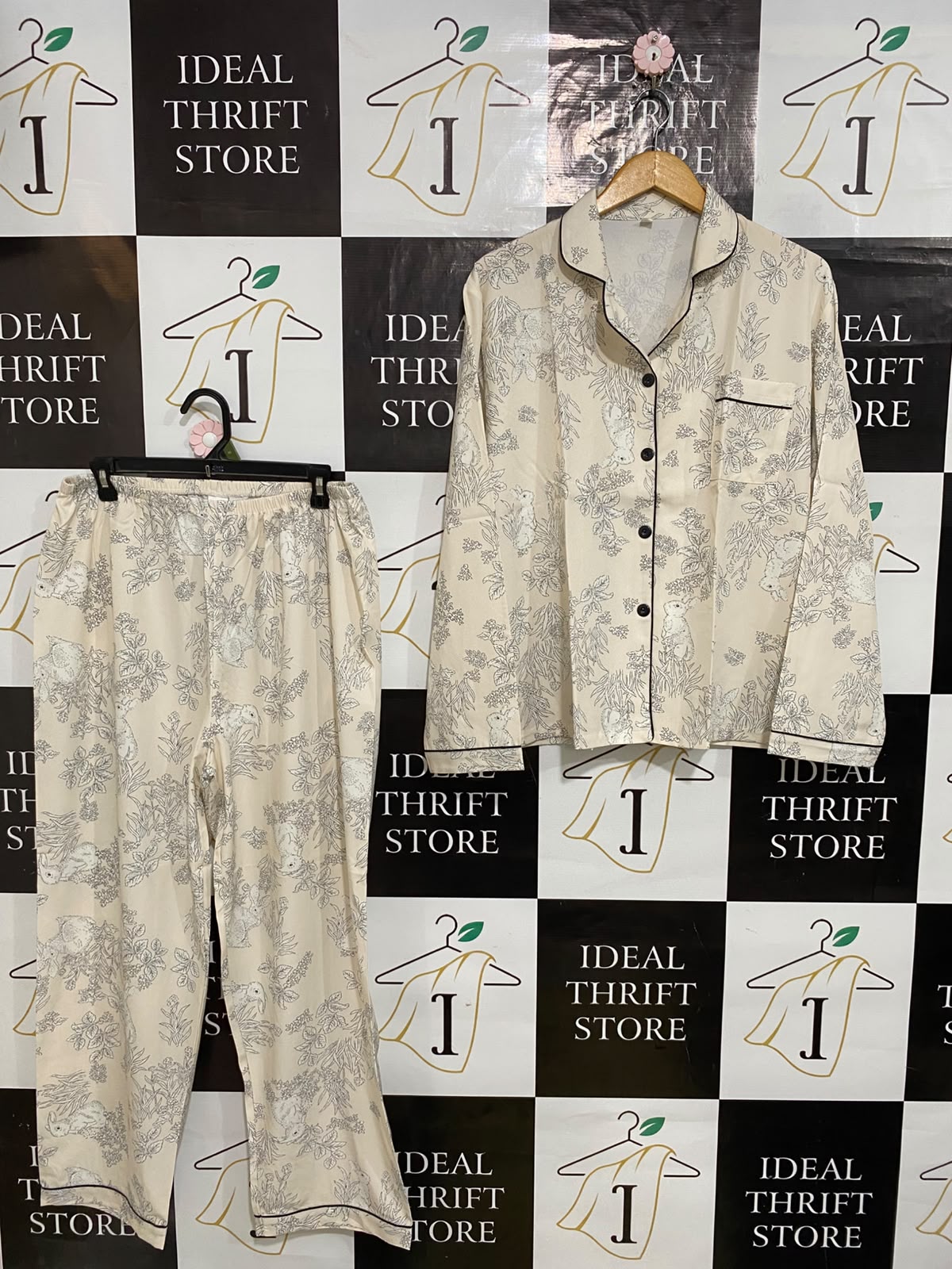 |XL| A63| BEIGE BOTANICAL-PRINT LONG-SLEEVE PAJAMA SET TECHNICAL UTILITY LOUNGEWEAR