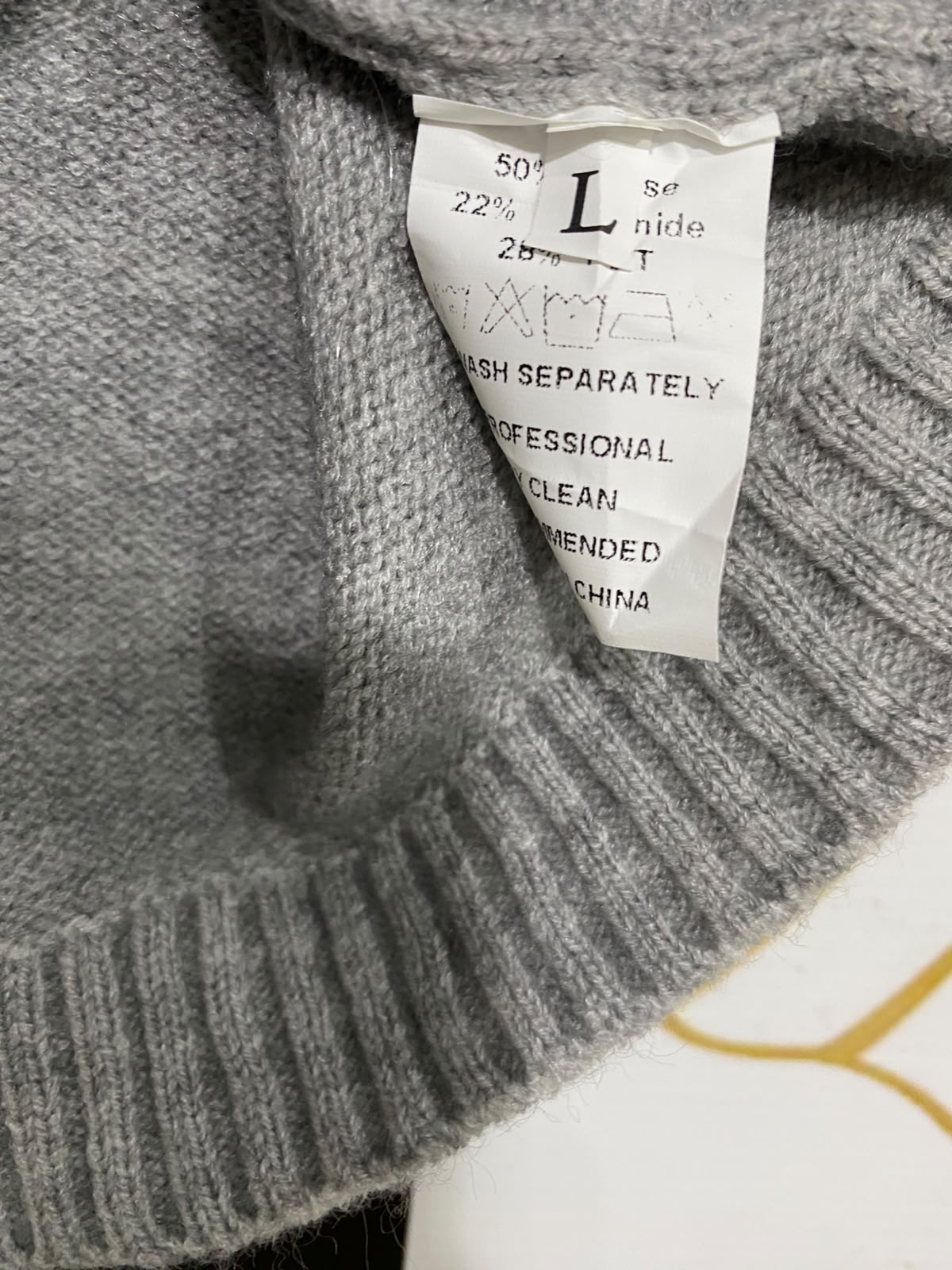 |L| BUST 19| A62| GREY BUTTON-UP KNIT TECHNICAL UTILITY VEST