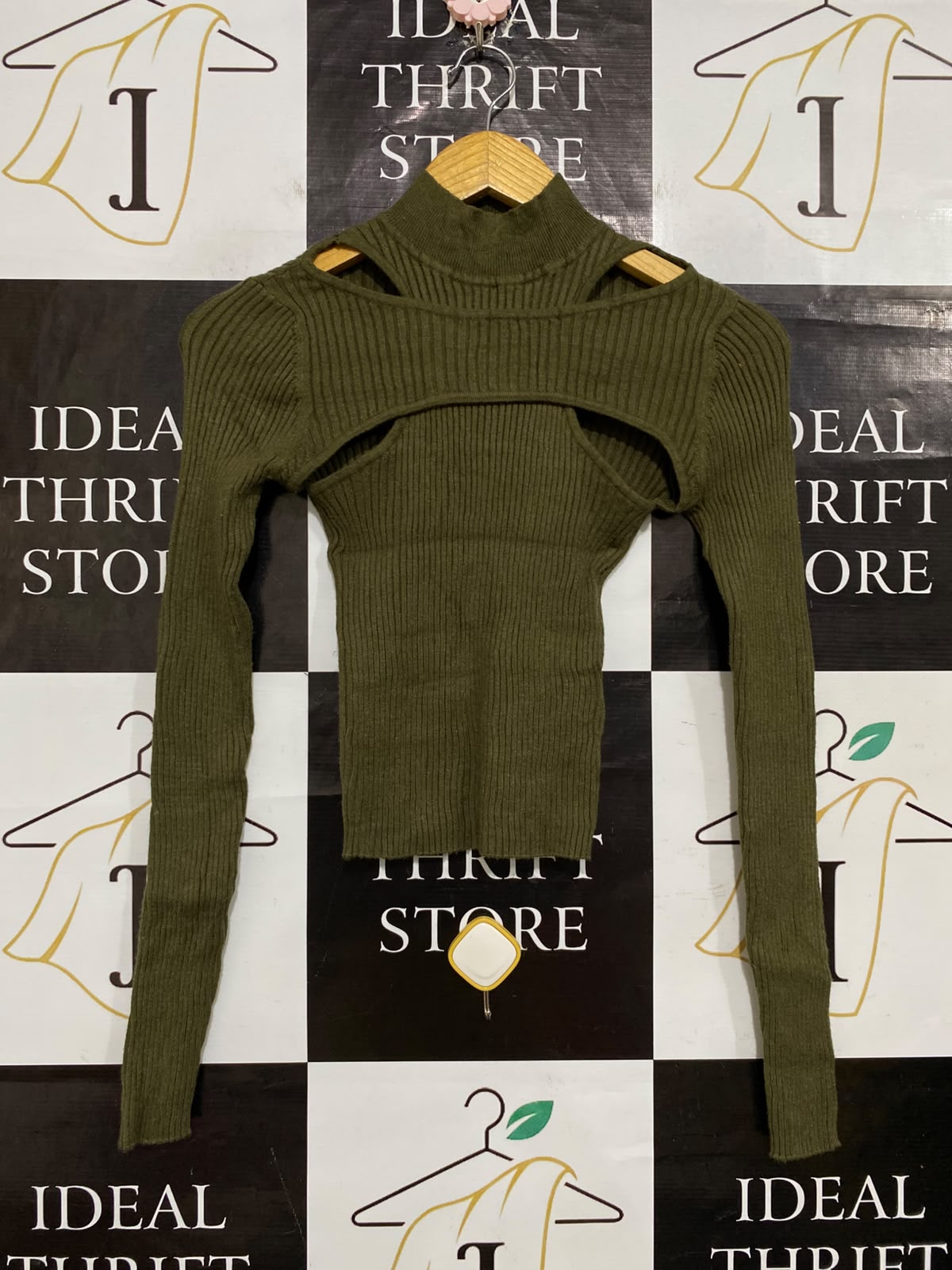 SHEIN MOD |S| BUST 12| A62| OLIVE GREEN RIBBED MOCK-NECK CUTOUT TECHNICAL UTILITY CROP TOP