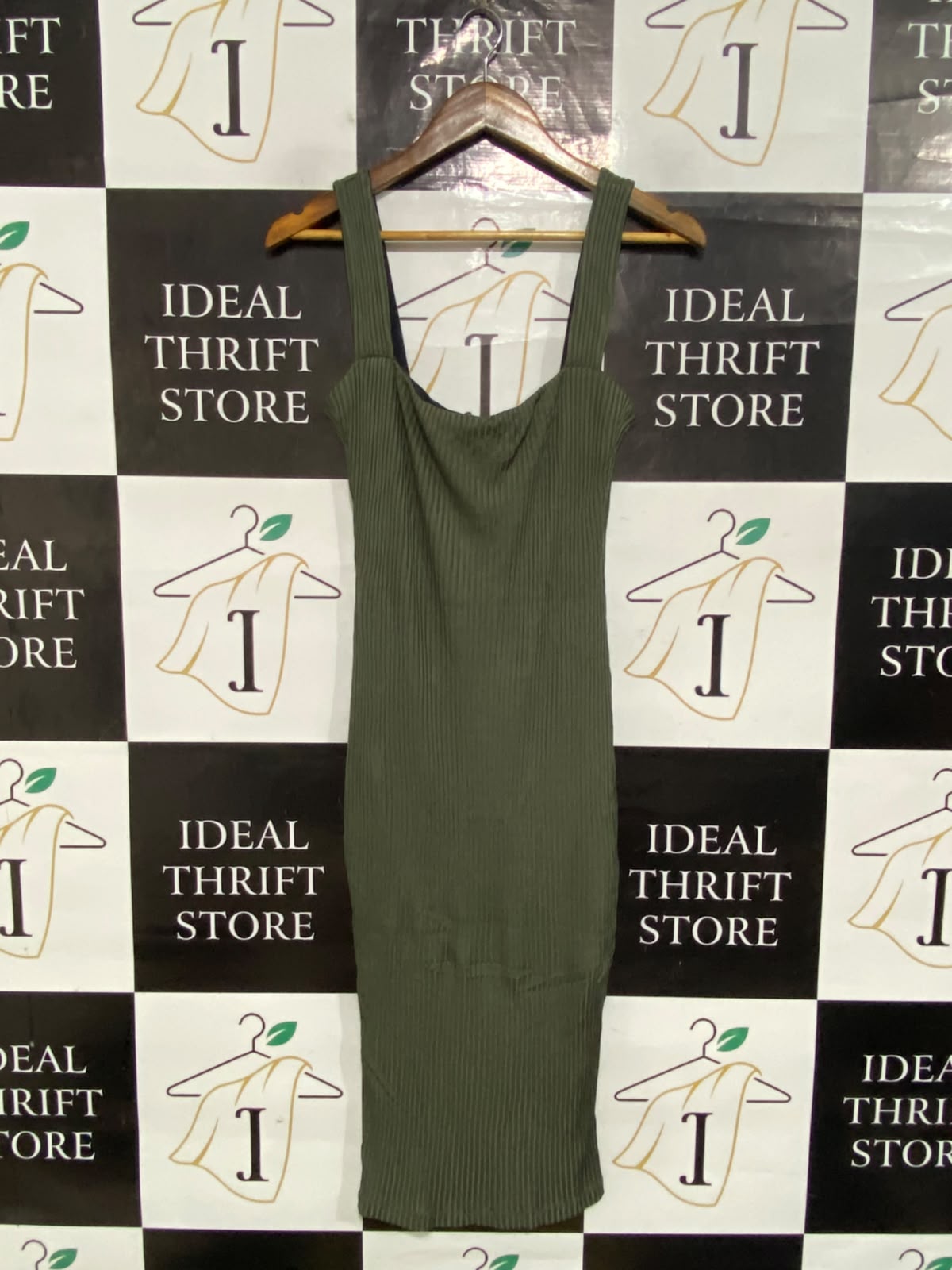 KOOKAI |S| BUST 14| A64| OLIVE GREEN RIBBED TANK-STYLE TECHNICAL UTILITY MIDI DRESS
