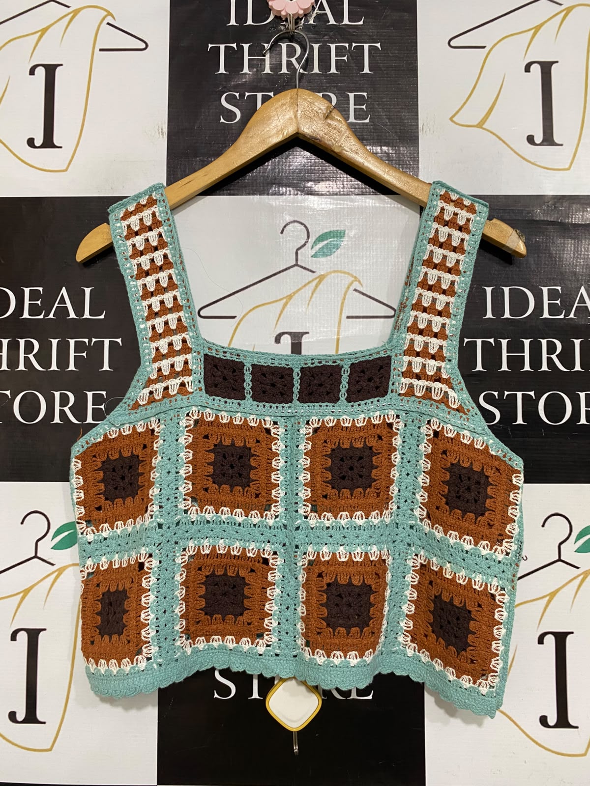 BRANCHING OUT DESIGNS |M| BUST 18| A63| MULTI-COLOR CROCHET SQUARE TECHNICAL UTILITY CROP TOP