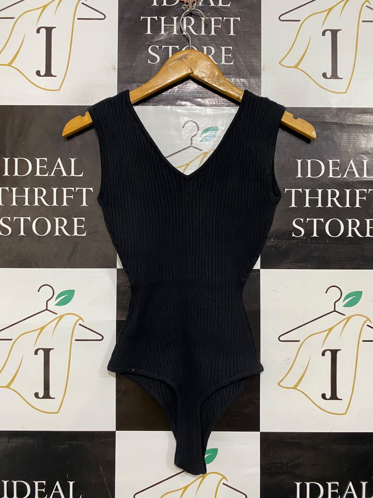 GIGI & ELLA |M| BUST 13| A63| BLACK RIBBED V-NECK TECHNICAL UTILITY BODYSUIT