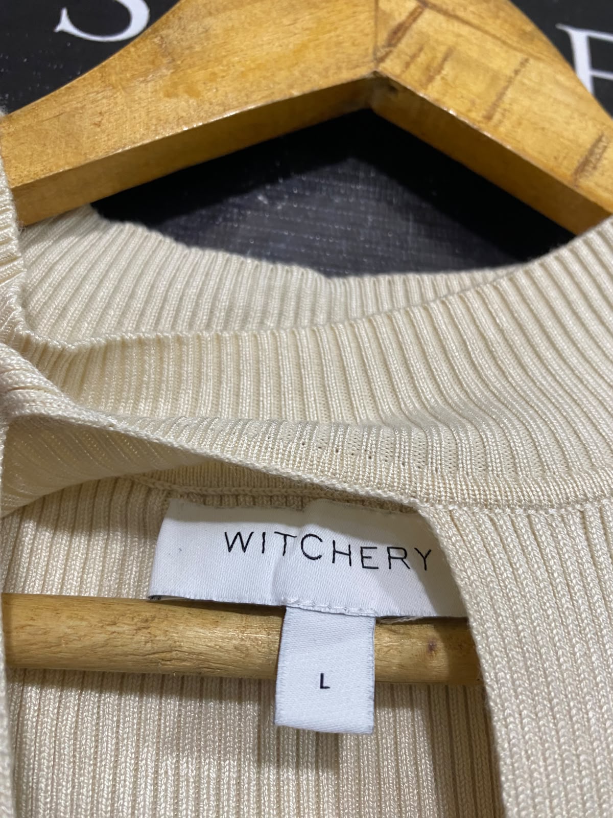 WITCHERY |L| BUST 16| A63| CREAM KEYHOLE MOCK-NECK RIBBED TECHNICAL UTILITY DRESS