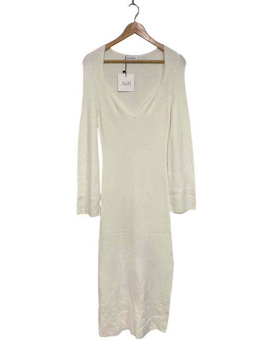 ATMOS & HERE |S| BUST 14| A64| WHITE SWEETHEART-NECK LONG-SLEEVE  MIDI DRESS