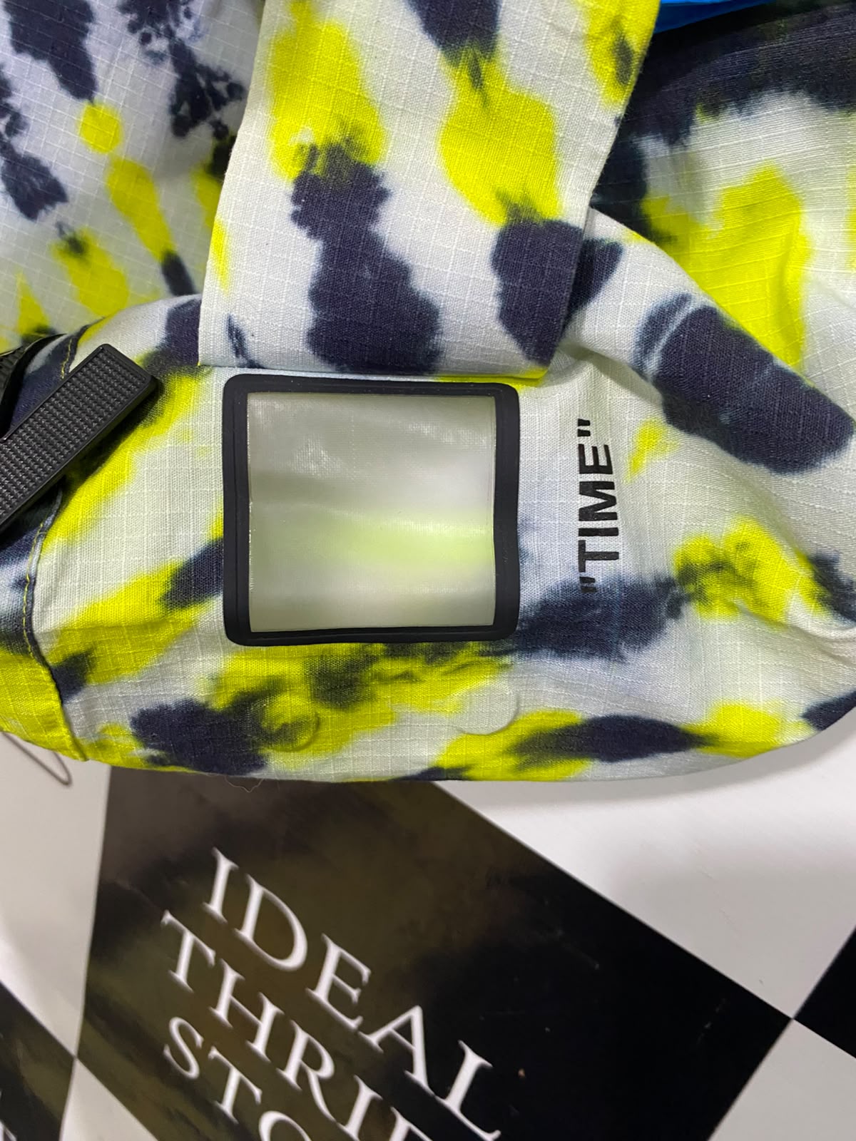 NIKE |M| BUST 20| A65| OFF-WHITE X NIKE YELLOW AND BLACK TIE-DYE MULTI-POCKET TECHNICAL UTILITY JACKET