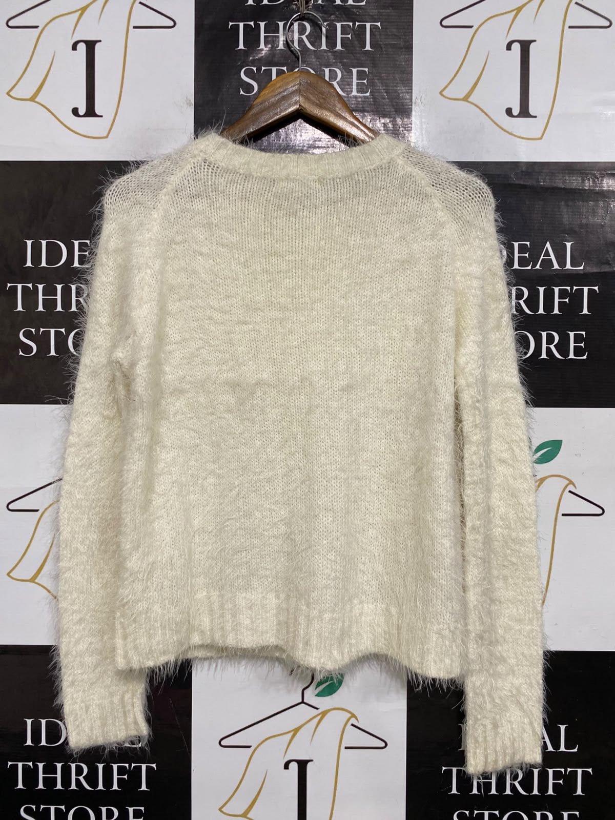 VALLEY GIRL |S| BUST 19| A64| WHITE FLUFFY TEXTURED CREWNECK LONG-SLEEVE TECHNICAL UTILITY SWEATER