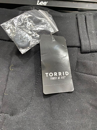 TORRID |L| WAIST 32| A64| BLACK STRUCTURED TAILORED TECHNICAL UTILITY TROUSERS