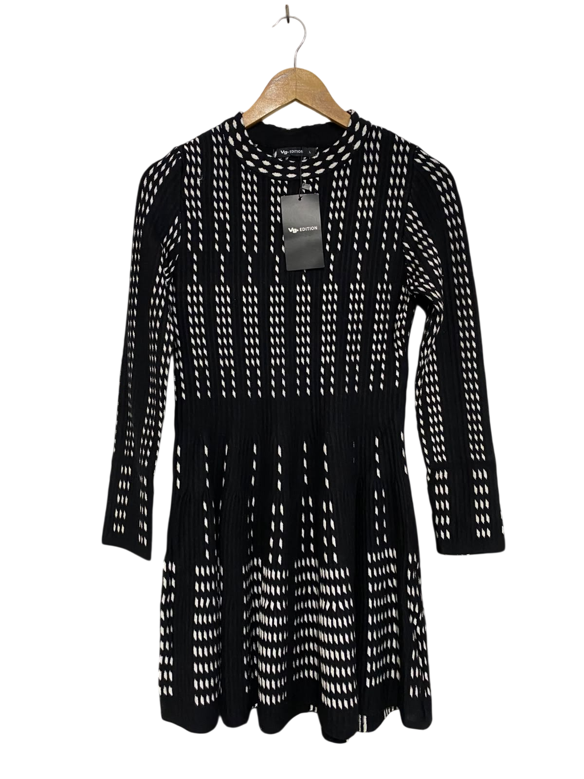 VG EDITION |L| BUST 15| A66| BLACK AND WHITE PATTERNED LONG-SLEEVE TECHNICAL UTILITY DRESS