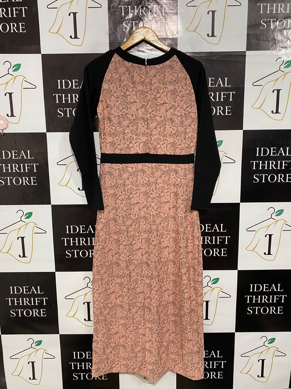 SEVENTEEN |S| BUST 17| A66| BLACK AND PEACH PRINTED LONG-SLEEVE TECHNICAL UTILITY MIDI DRESS