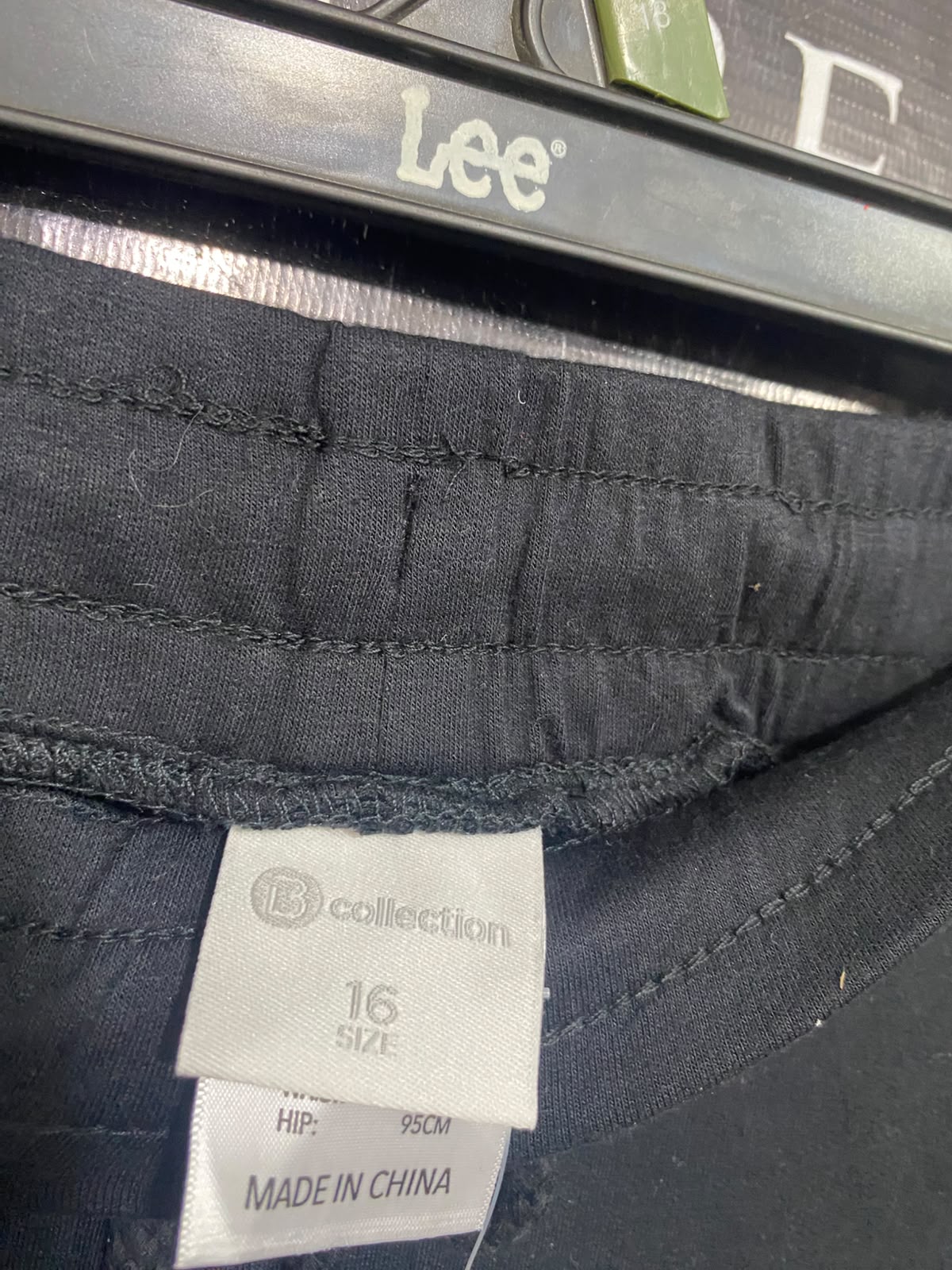 B COLLECTION |M| WAIST 28| A65| BLACK ZIPPER-POCKET  JOGGER PANTS