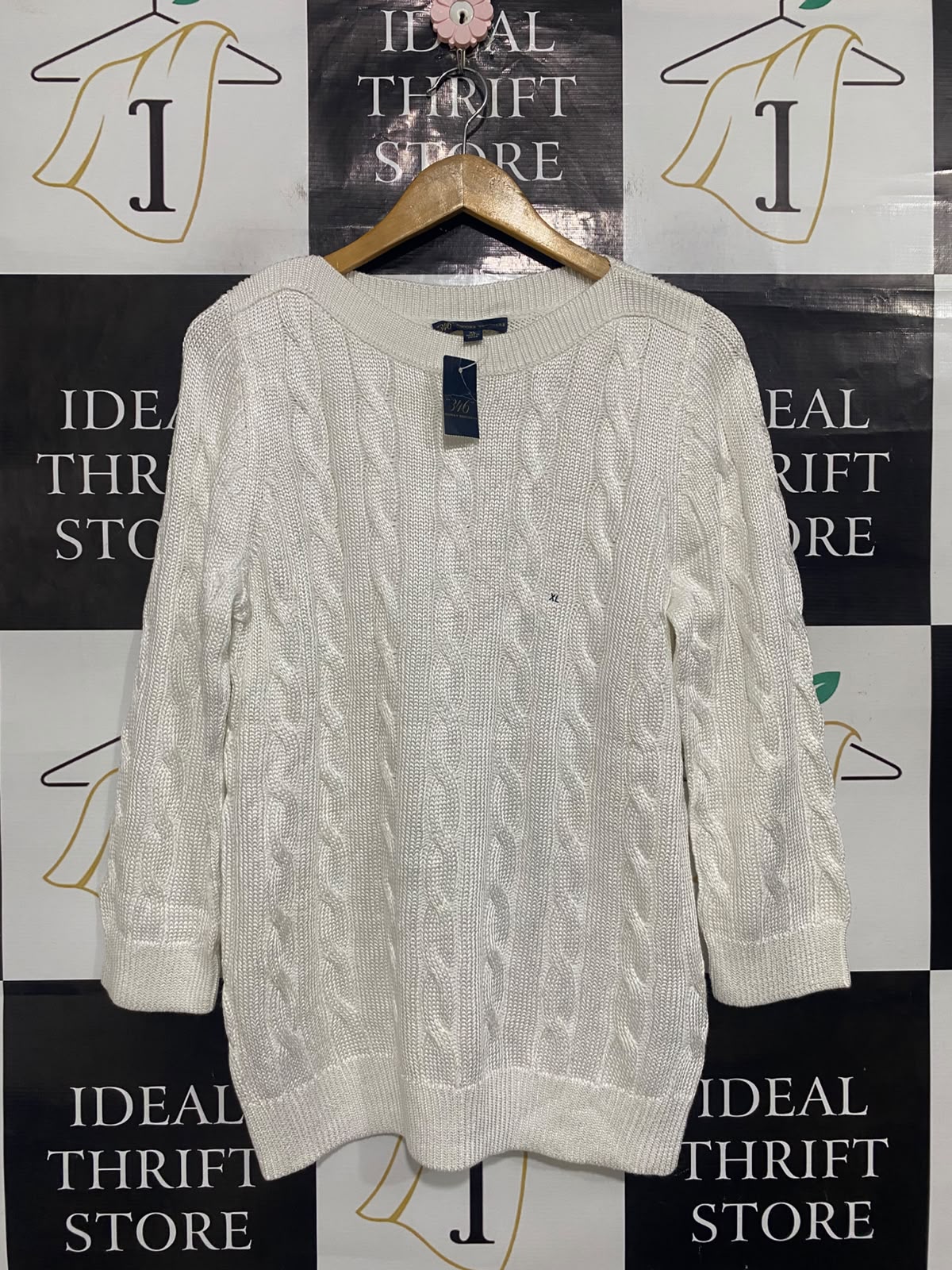 BROOKS BROTHERS |XL| BUST 18| A65| WHITE CABLE-KNIT CREWNECK  SWEATER