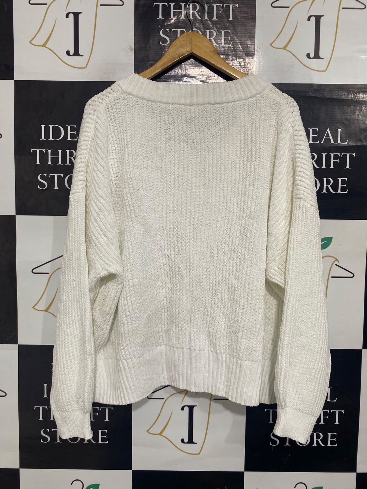 ANKO |M| BUST 28| A65| WHITE V-NECK RIBBED  SWEATER
