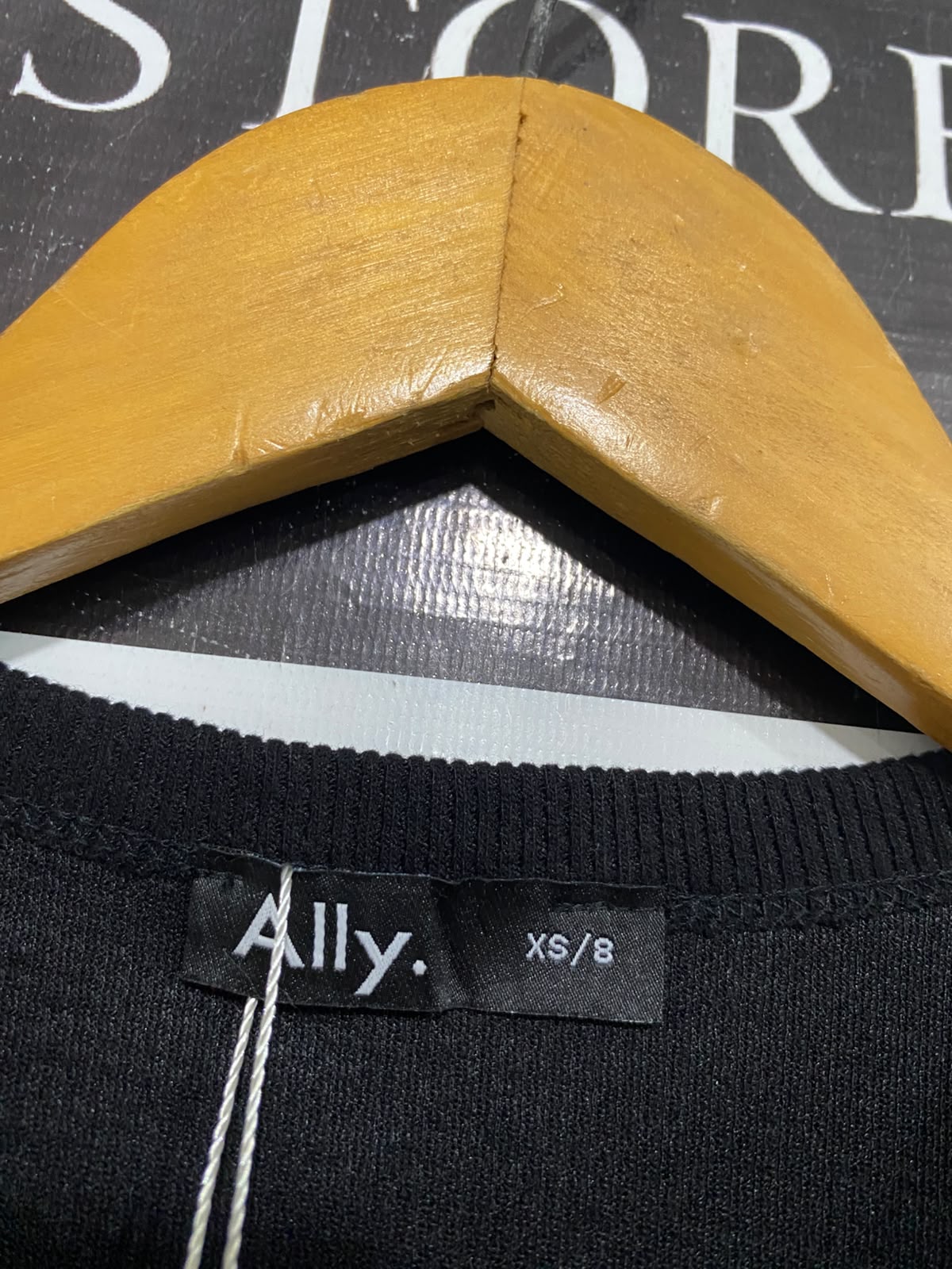 ALLY |XS| BUST 13| A66| BLACK ASYMMETRICAL BUTTON-UP RIBBED  TANK TOP