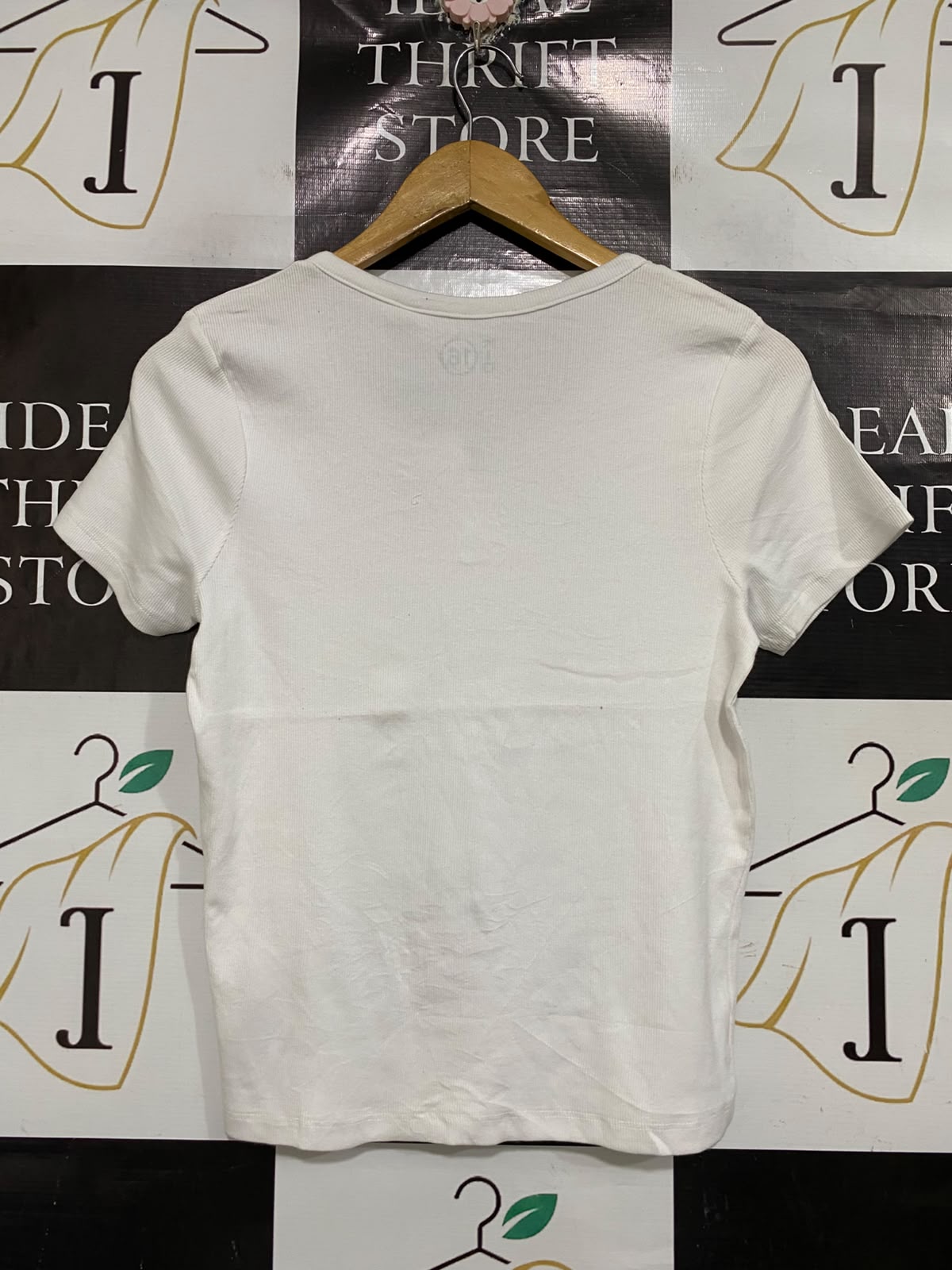 K D |S| BUST 16| A66| WHITE HENLEY-STYLE RIBBED SHORT-SLEEVE TOP