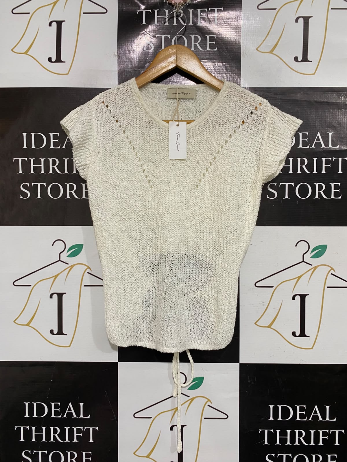 VIVIS TYPE |S| BUST 16| A66| BEIGE OPEN-KNIT POINTELLE  CAP-SLEEVE TOP