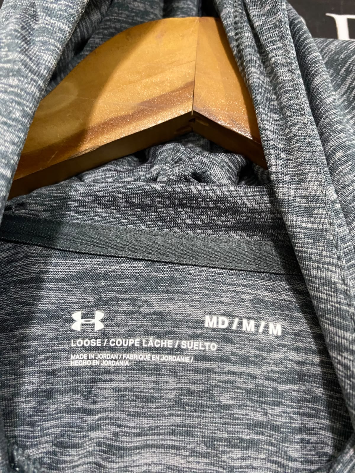UNDER ARMOUR |M| BUST 18| A66| GREY MARLED PERFORMANCE HOODED  LONG-SLEEVE TOP