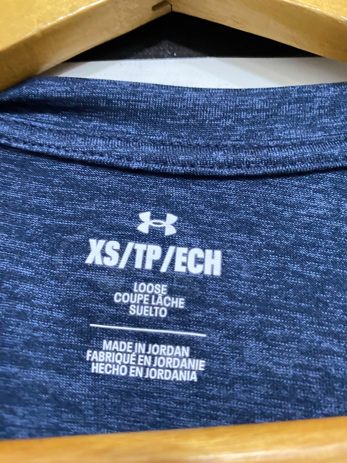UNDER ARMOUR |XS| BUST 17| A66| NAVY BLUE HEATHERED V-NECK  T-SHIRT