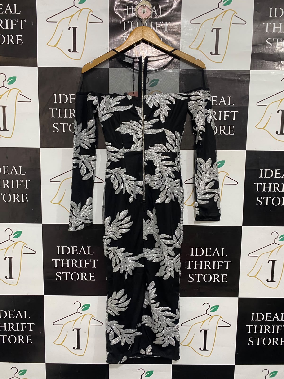 PRETTYLITTLE THING |S| BUST 14| A67| BLACK & SILVER SEQUIN MESH BODYCON MIDI DRESS