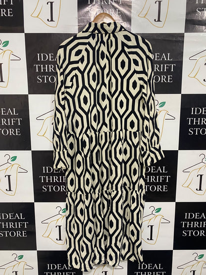 H&M |M| BUST 21| A67| MONOCHROME GEOMETRIC PRINT TIERED SHIRT DRESS