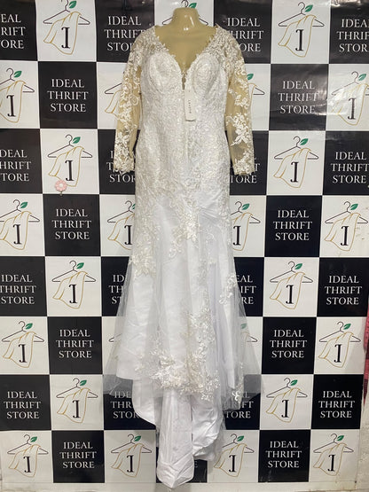 LAVETIR |M| BUST 20| A33| WHITE LACE APPLIQUE LONG-SLEEVE WEDDING GOWN