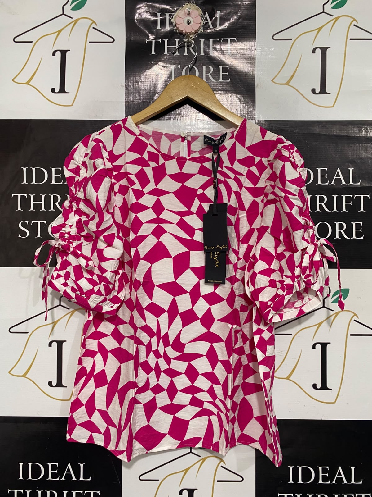PHASE EIGTH |M| BUST 20| A67| MAGENTA & WHITE GEOMETRIC RUFFLE SLEEVE TOP