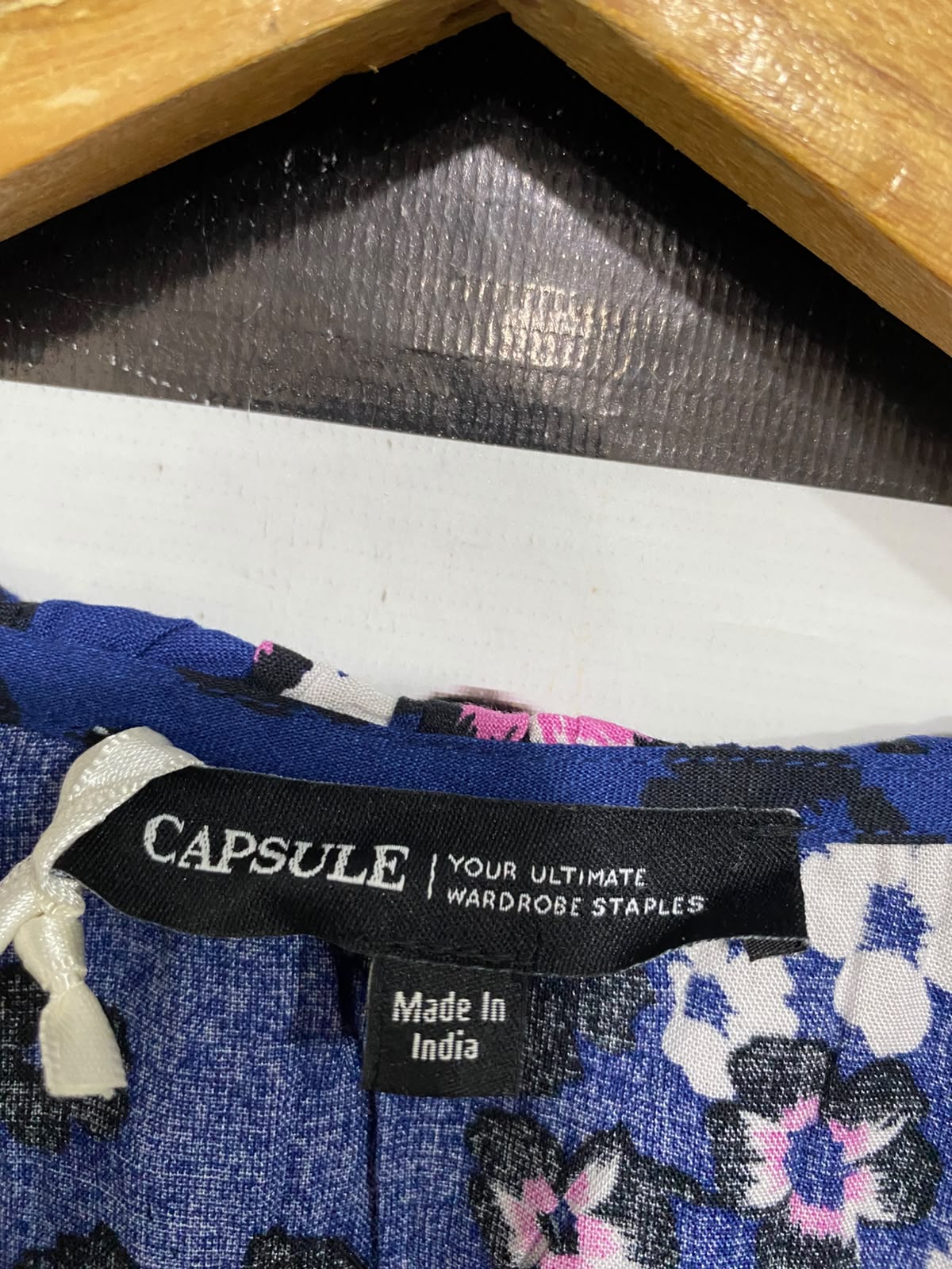 CAPSULE |L| BUST 23| A67| ROYAL BLUE AUR PINK FLORAL RUFFLE COLLAR BLOUSE