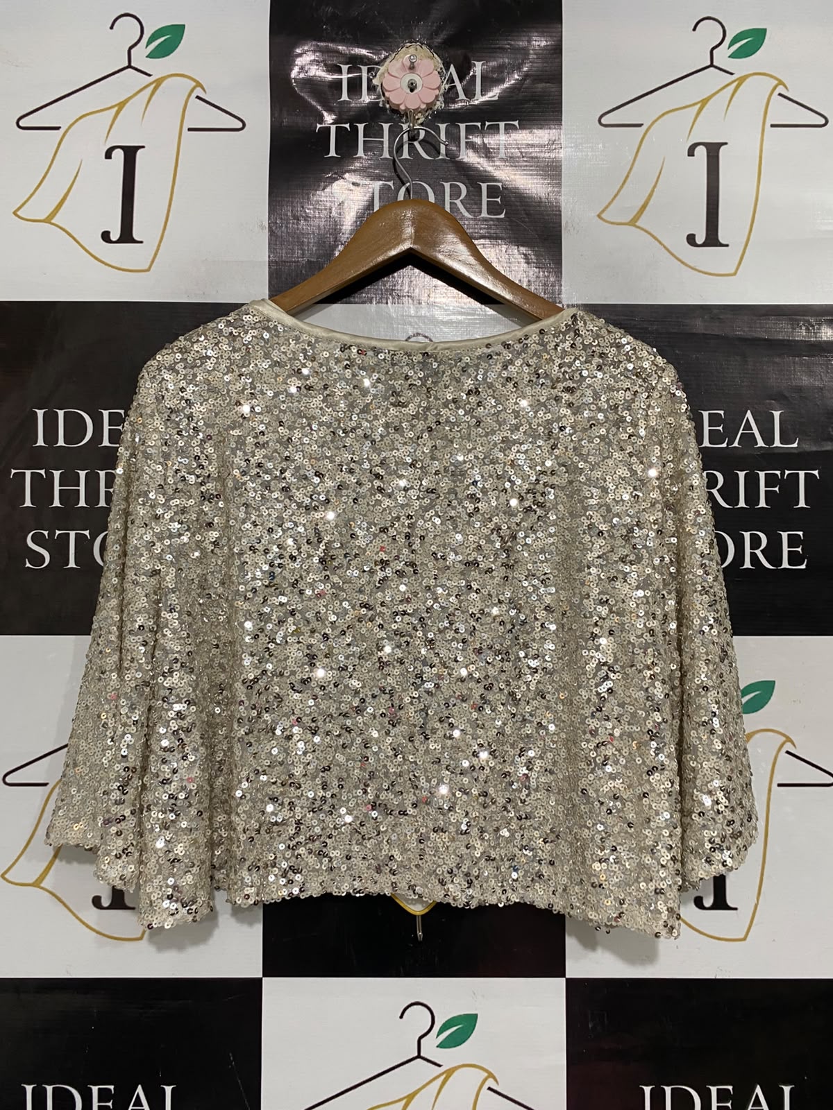 GINA BACCONI |M| BUST 24| A67| CHAMPAGNE GOLD SEQUIN OPEN-FRONT BOLERO SHRUG