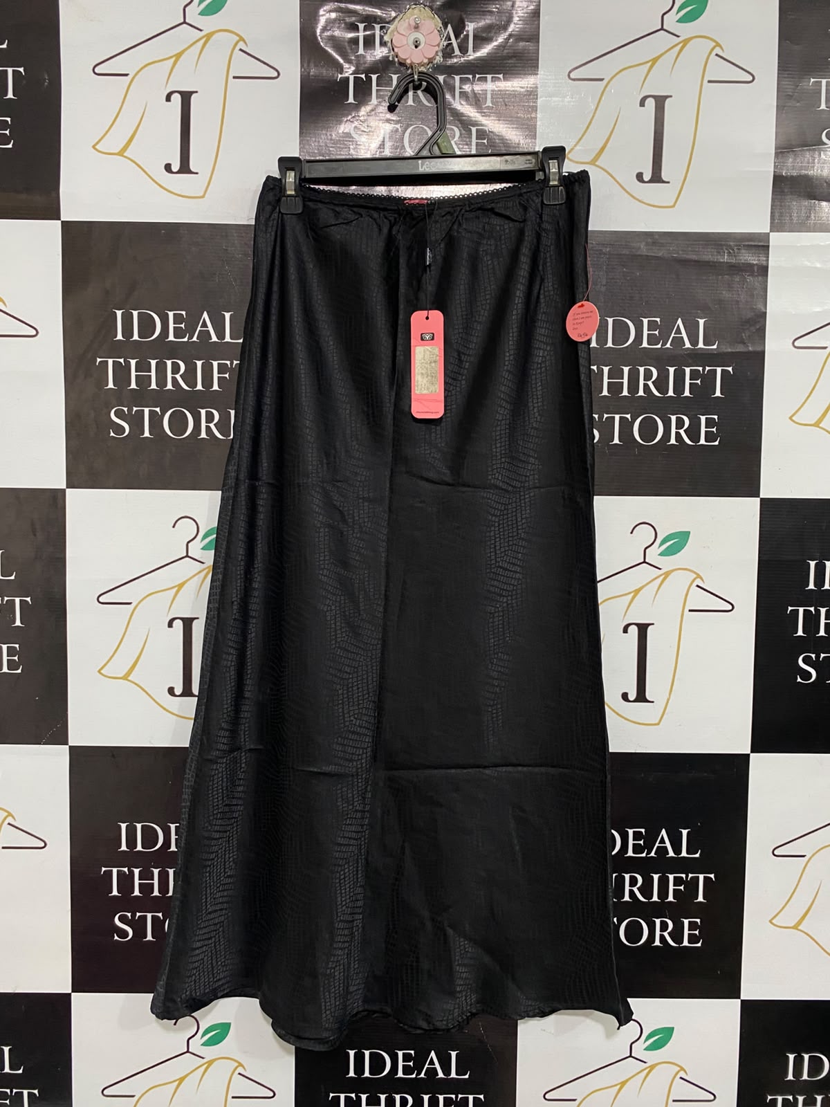 CHI CHI |M| WAIST 28| A67| BLACK JACQUARD TEXTURED SATIN MAXI SKIRT