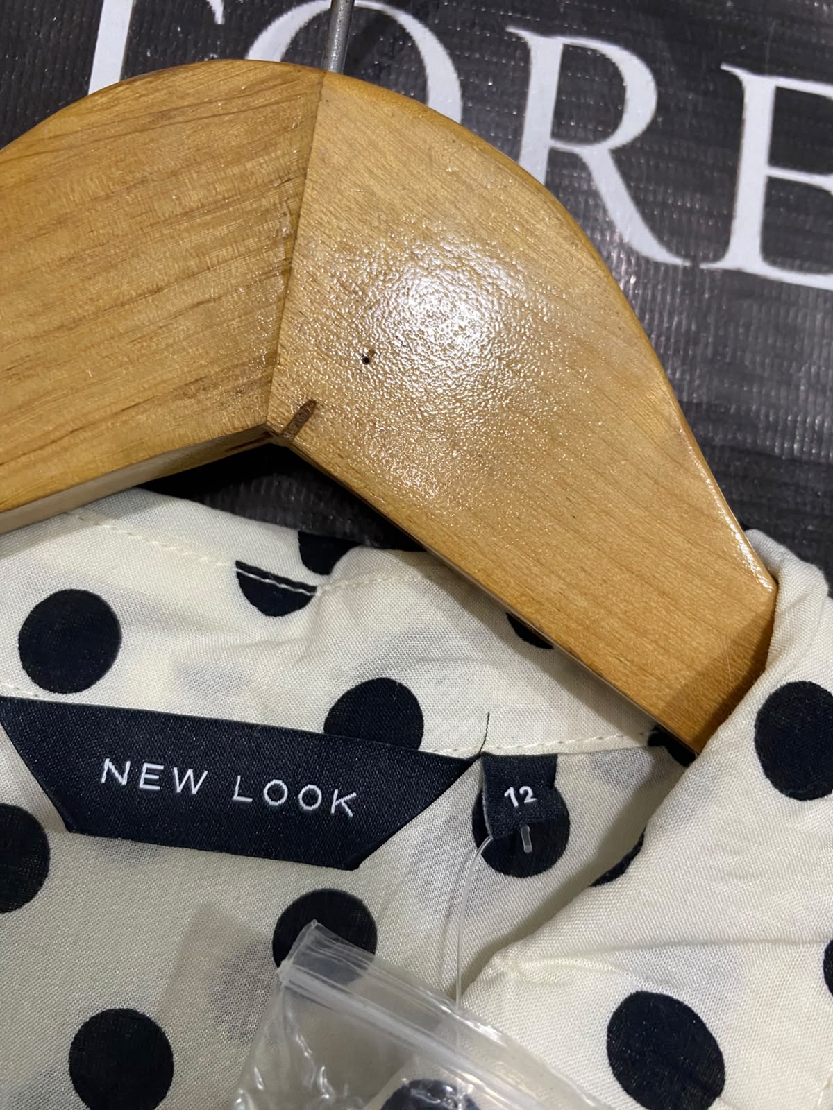 NEW LOOK |M| BUST 21| A67| CREAM & BLACK POLKA DOT BUTTON-DOWN SHIRT