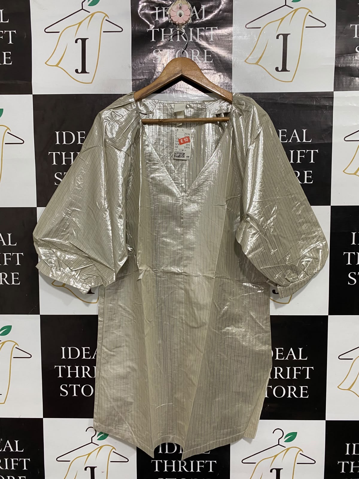 H&M |M| BUST 21| A68| SILVER METALLIC PUFF-SLEEVE V-NECK MINI DRESS