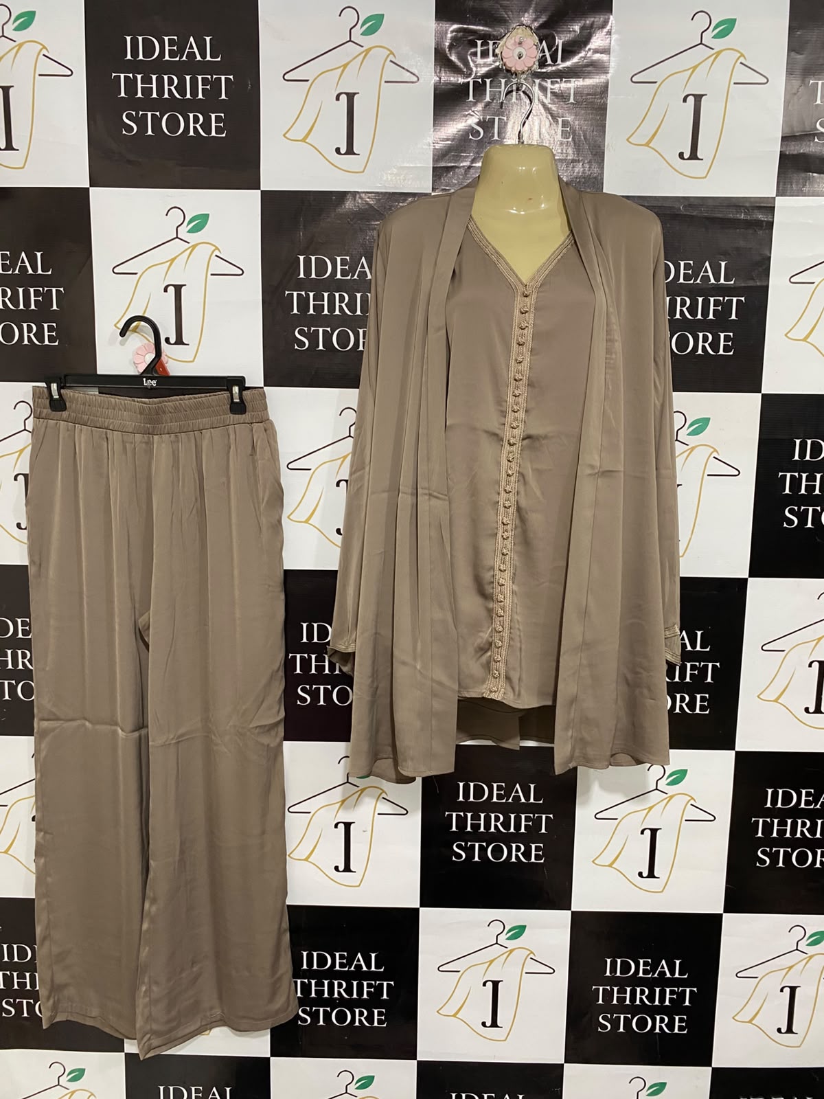 ETALE DONENT |L/XL| A68|  TAUPE 3-PIECE SATIN CO-ORD SET & KIMONO CARDIGAN