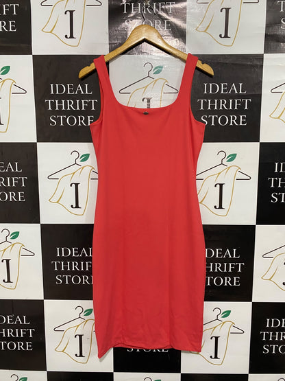 GUESS |L| BUST 17| A68| CORAL PINK SQUARE-NECK BODYCON MIDI DRESS